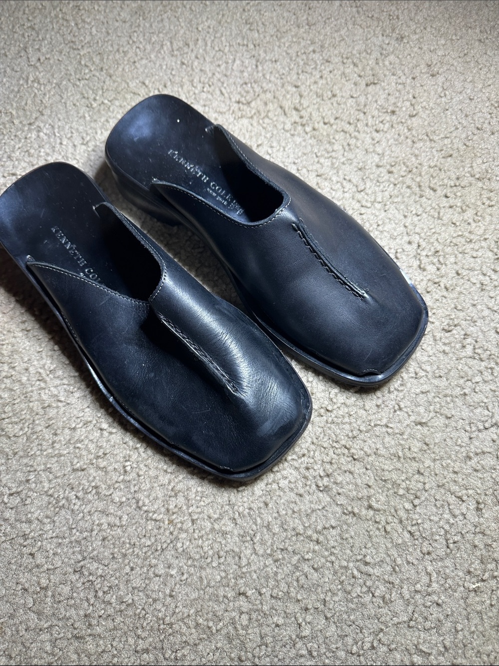 90’s style Kenneth Cole new york Black Leather Slip-On Mules square toe